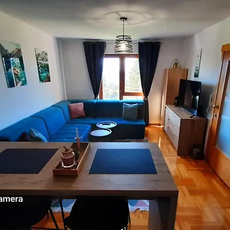 Naida Delux Apartmán *